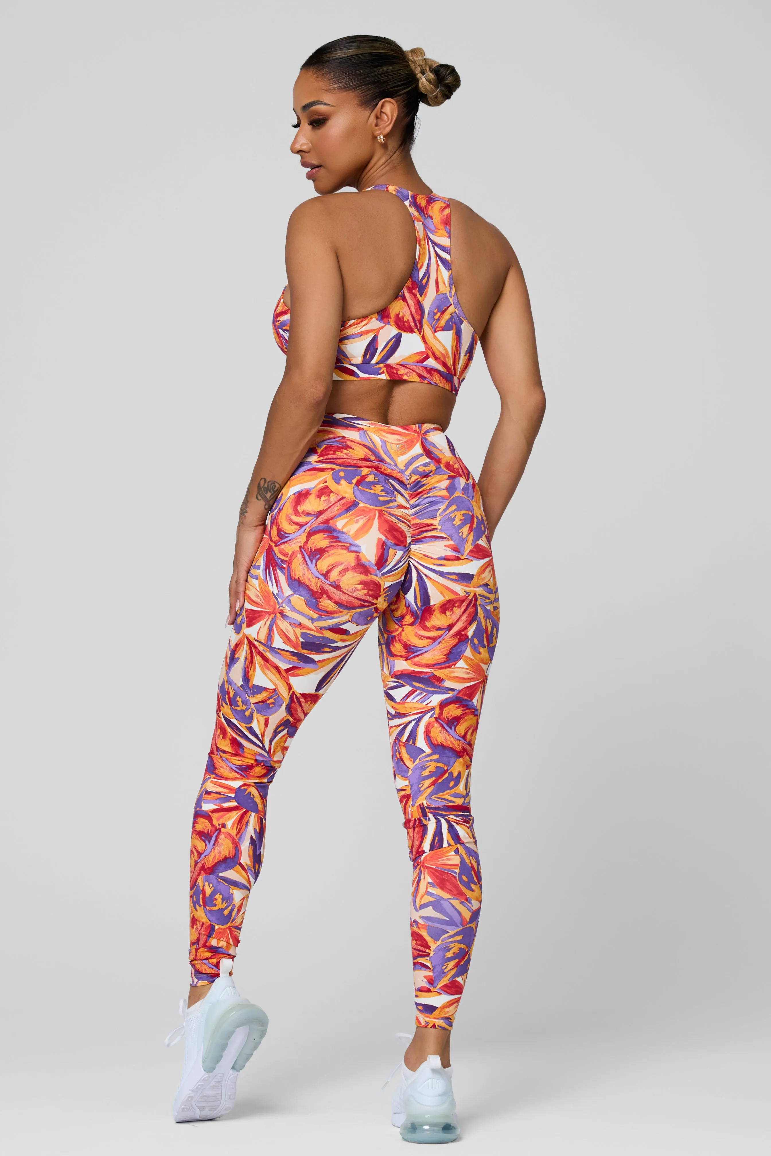 Tropicale V-Cut Scrunch Legging